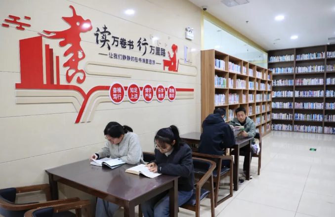 文明临港 | 聚焦需求，打造市民“家门口”的智慧阅读空间