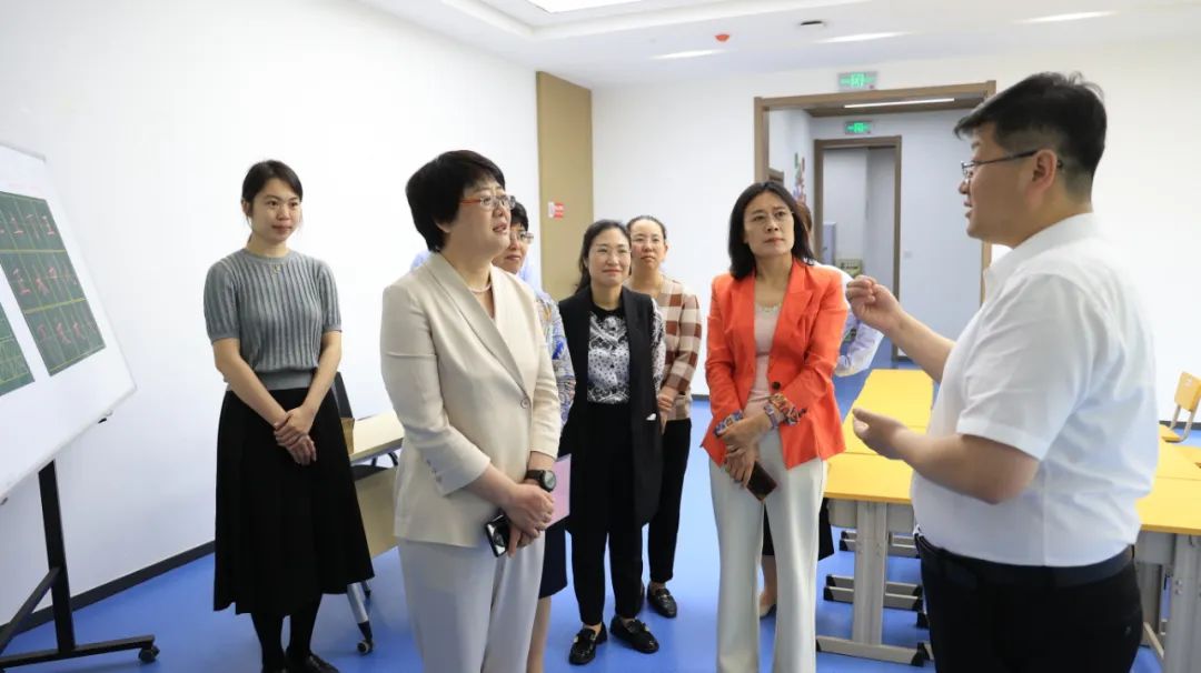 市妇联到临港区开展“六一”国际儿童节走访慰问活动