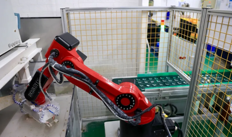 从车载监控到运动相机，临港造光学玻璃凭精度“解码”新视界